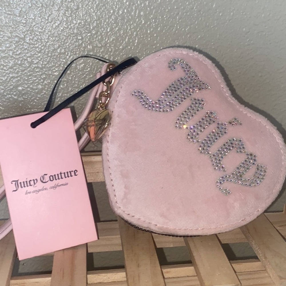 Juicy‎ Couture Heart Be Classic Heart Wallet Pink Velvet BRAND NEW